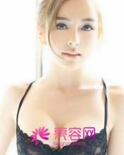 乳房下垂矫正多少钱