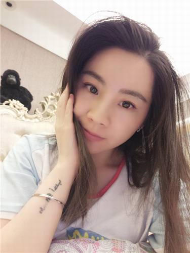 今日分享2个双眼皮案例!!妹子双眼皮术后5天真实案例分享!个人感觉5天能有这果已经很好了!双眼皮贵在做的自然!眼部恢复自然情况良好