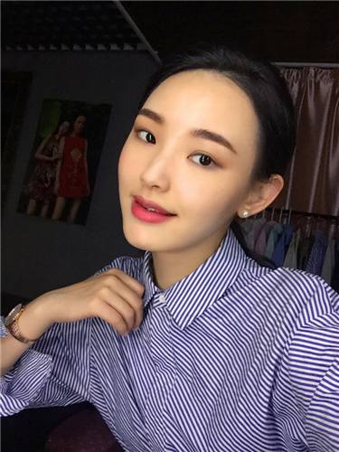姐妹们较近过的怎么样?哈哈哈,还是让姐妹们看看我的变美案例吧!谁叫我是爱美的人儿呢!姐妹们可不要介意的图多哦!图很多,流量狗不怕的就敬请随意看~~~