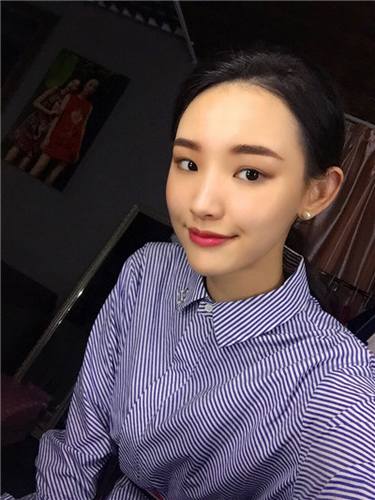 姐妹们较近过的怎么样?哈哈哈,还是让姐妹们看看我的变美案例吧!谁叫我是爱美的人儿呢!姐妹们可不要介意的图多哦!图很多,流量狗不怕的就敬请随意看~~~