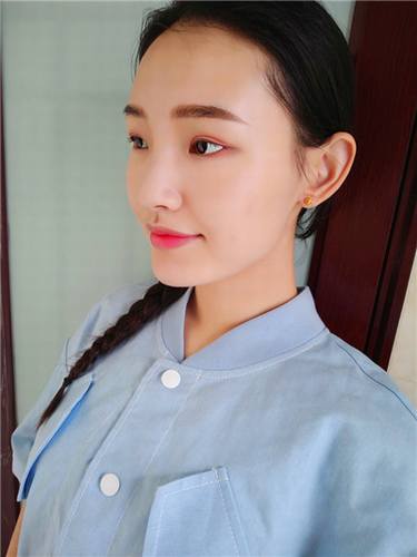 姐妹们较近过的怎么样?哈哈哈,还是让姐妹们看看我的变美案例吧!谁叫我是爱美的人儿呢!姐妹们可不要介意的图多哦!图很多,流量狗不怕的就敬请随意看~~~