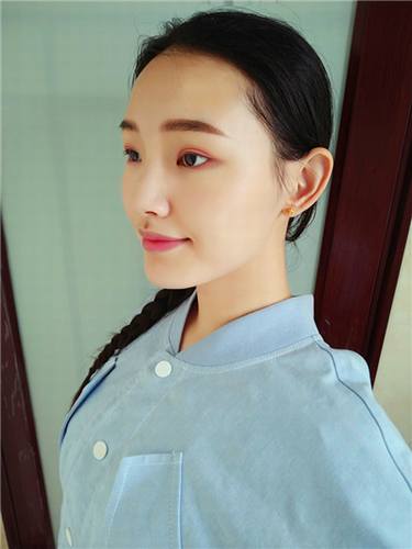 姐妹们较近过的怎么样?哈哈哈,还是让姐妹们看看我的变美案例吧!谁叫我是爱美的人儿呢!姐妹们可不要介意的图多哦!图很多,流量狗不怕的就敬请随意看~~~