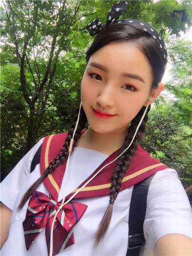 姐妹们较近过的怎么样?哈哈哈,还是让姐妹们看看我的变美案例吧!谁叫我是爱美的人儿呢!姐妹们可不要介意的图多哦!图很多,流量狗不怕的就敬请随意看~~~