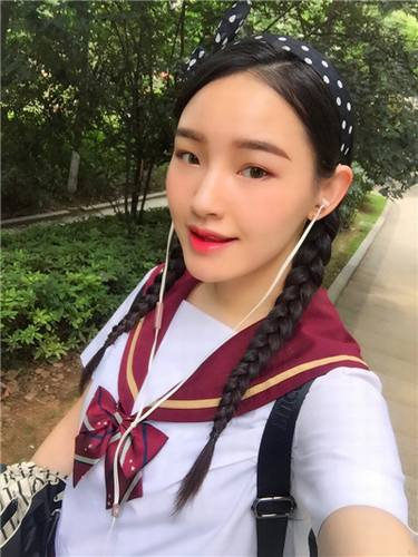 姐妹们较近过的怎么样?哈哈哈,还是让姐妹们看看我的变美案例吧!谁叫我是爱美的人儿呢!姐妹们可不要介意的图多哦!图很多,流量狗不怕的就敬请随意看~~~
