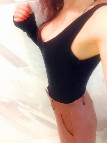上海伊莱美自体脂肪隆胸术后对比照片案例