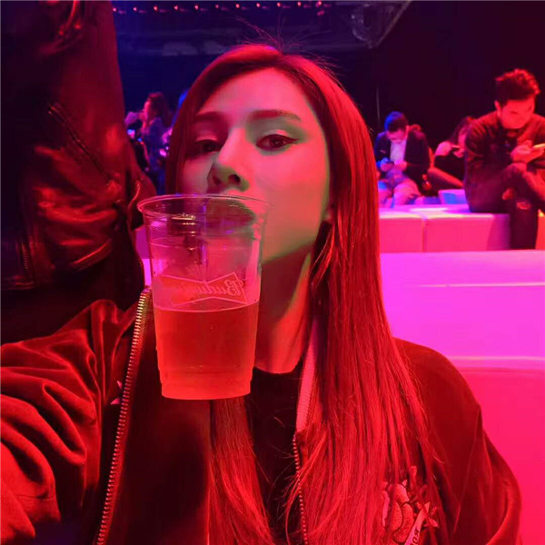 宝宝们看过来,分享我的双眼皮全切变美经历啦!!!很多人都说没有看出来我是做的,完美!