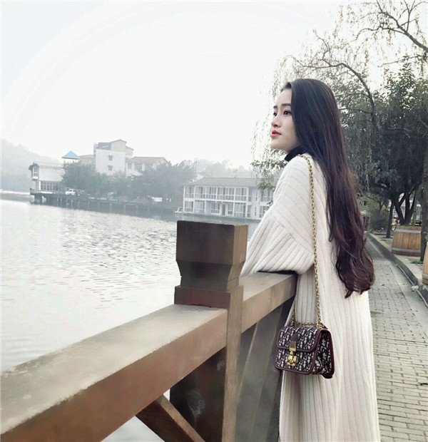 宝宝们,以前我一直觉得自己是丑小鸭,但是自从做了微整后,好多人都向我表白O(∩_∩)O哈哈~,来看看我的经历吧!说不定对你很有帮助呦