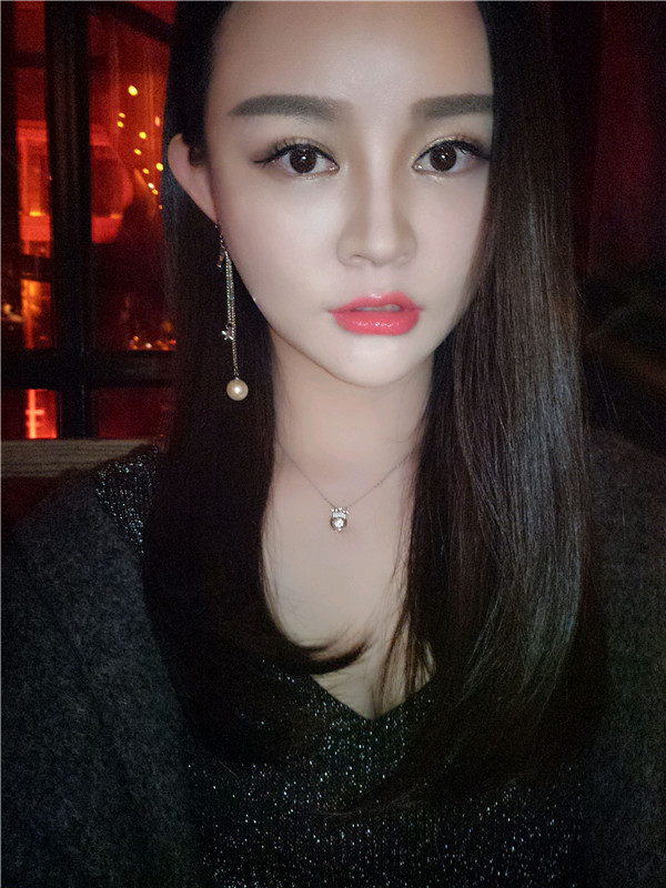 给你们分享我的自体脂肪填充胸部案例！哈喽美女们，你们觉得胸部对一个女人来说重要吗？进来看看我的案例吧~~~ 不看会后悔哦