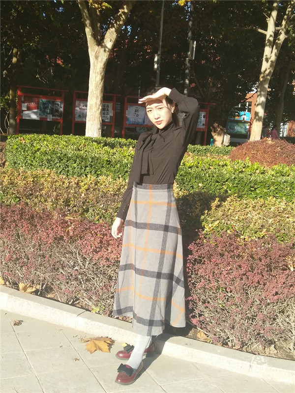 姐妹们,冬天天气一干燥我的皮肤就过敏脱皮,所以每次都打水光补水护理,皮肤就会变得水水嫩嫩的~~~进来说说你们是怎么护理冬天的皮肤的呢?
