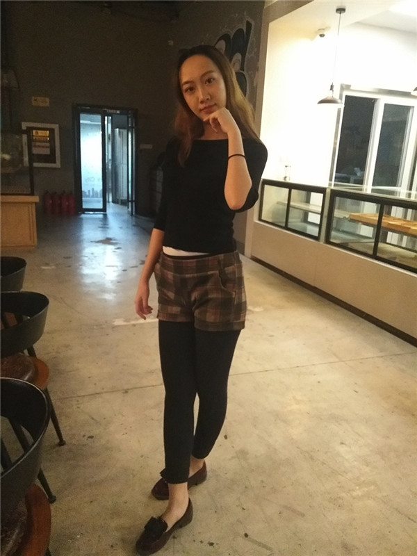 姐妹们,冬天天气一干燥我的皮肤就过敏脱皮,所以每次都打水光补水护理,皮肤就会变得水水嫩嫩的~~~进来说说你们是怎么护理冬天的皮肤的呢?
