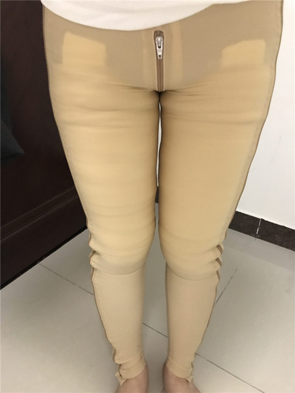姐妹们,给你们看看我的大腿吸脂案例!!恢复的挺好,快来看看我的一双筷子腿,瘦瘦的腿真好