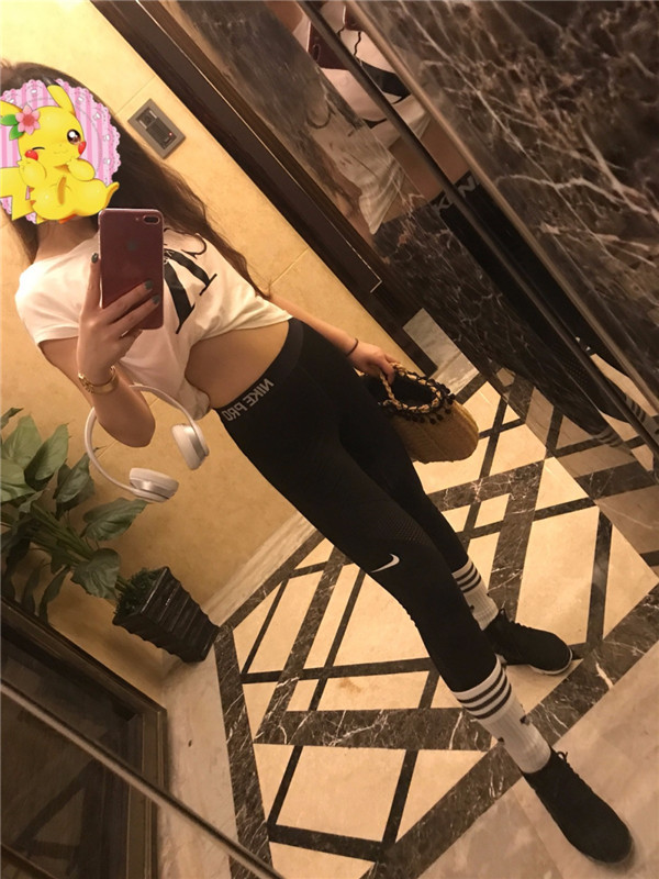 姐妹们,给你们看看我的大腿吸脂案例!!恢复的挺好,快来看看我的一双筷子腿,瘦瘦的腿真好
