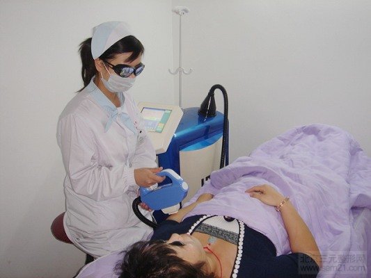 光子脱毛治疗中 光子脱毛治疗中