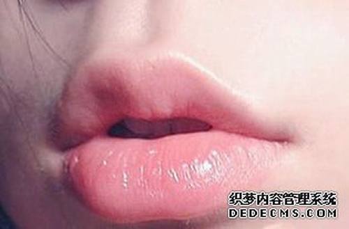 自体脂肪丰唇是怎样的？ 需要多少钱?