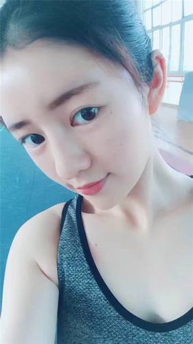 给姐妹们看看我的自体脂肪填充案例，过年再也不怕和朋友出去聚餐了！！变得美美的，大家可不要羡慕我哦，哈哈哈哈，下面给大家看看我的变美经历！哇咔咔，嘿嘿~~~~