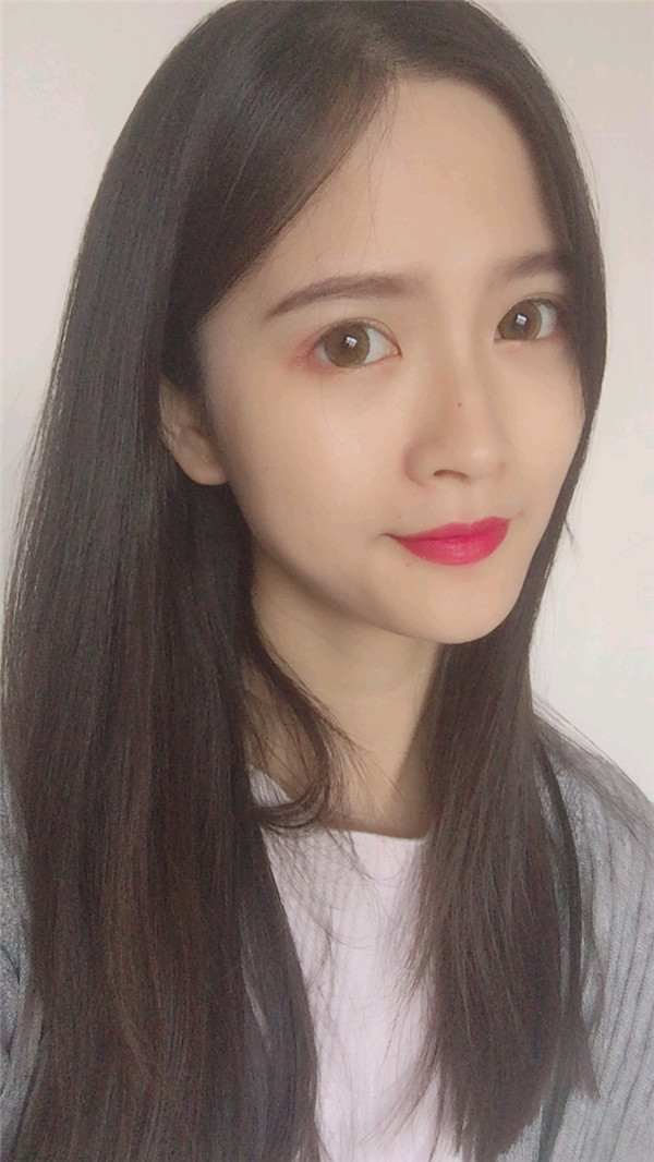 亲爱的宝宝们，我来给你们分享我的脂肪填充脸部的案例啦~~~ 我填充了哪里你们看出来了没？？？感觉现在就是我的颜值高级O(∩_∩)O哈哈~