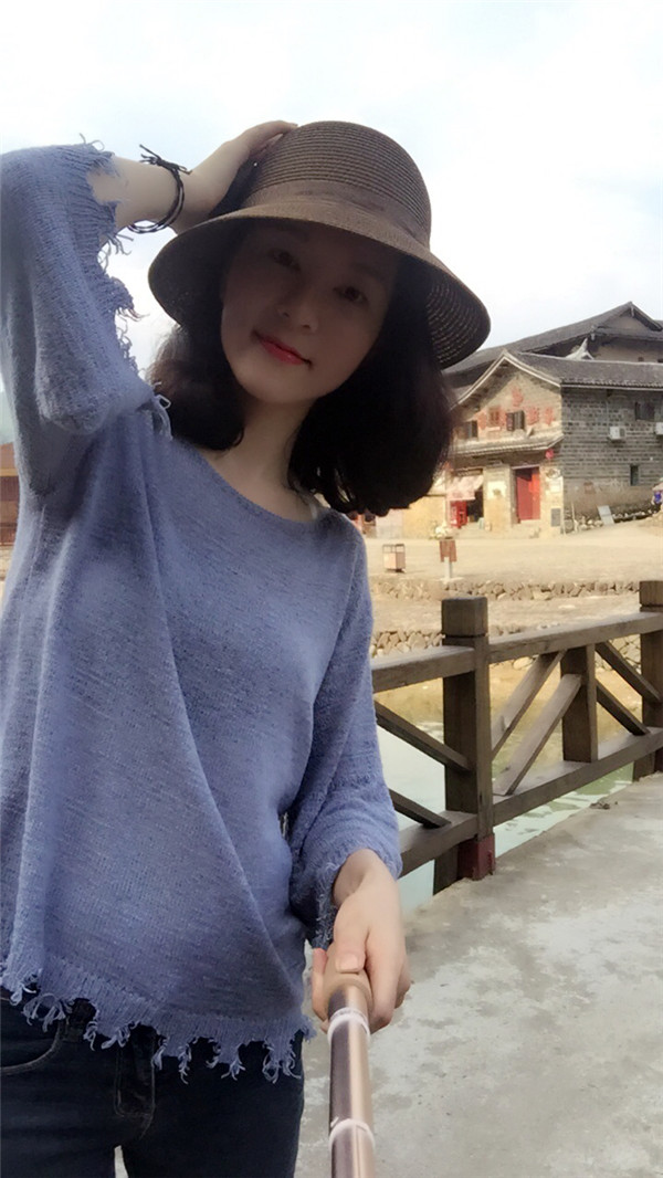 大家新年好呀!2018年我来给你们分享我的自体脂肪填充脸部案例啦~~素颜照、美照都有哦,嘻嘻(#^.^#)