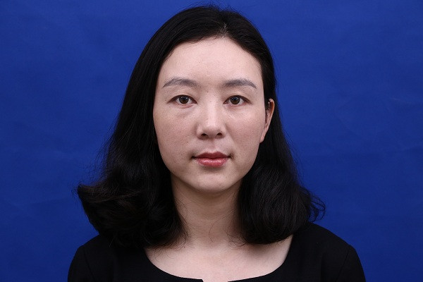 大家新年好呀!2018年我来给你们分享我的自体脂肪填充脸部案例啦~~素颜照、美照都有哦,嘻嘻(#^.^#)