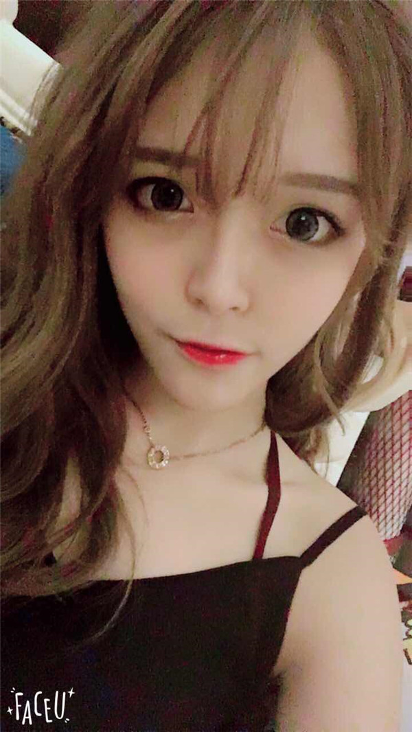 宝宝们，我去做了自体脂肪填充脸部，悄悄告诉你们，别人都看不出来我做了微整哈哈哈~~