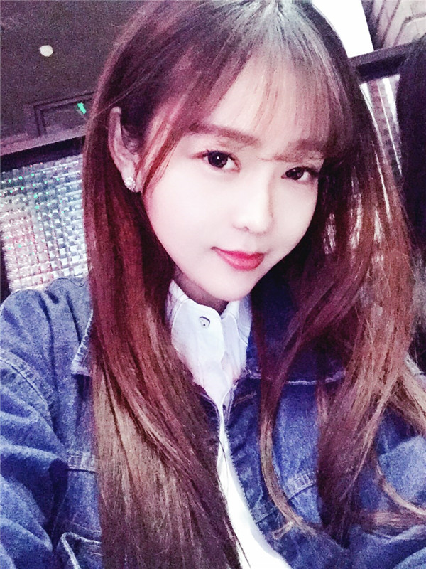 分享我的自体脂肪面部填充经历,我以前的面部情况真的是属于面部凹陷很严重的,整个人看起来真的很憔悴,自从做了面填之后就真的完全改良了我的样貌!