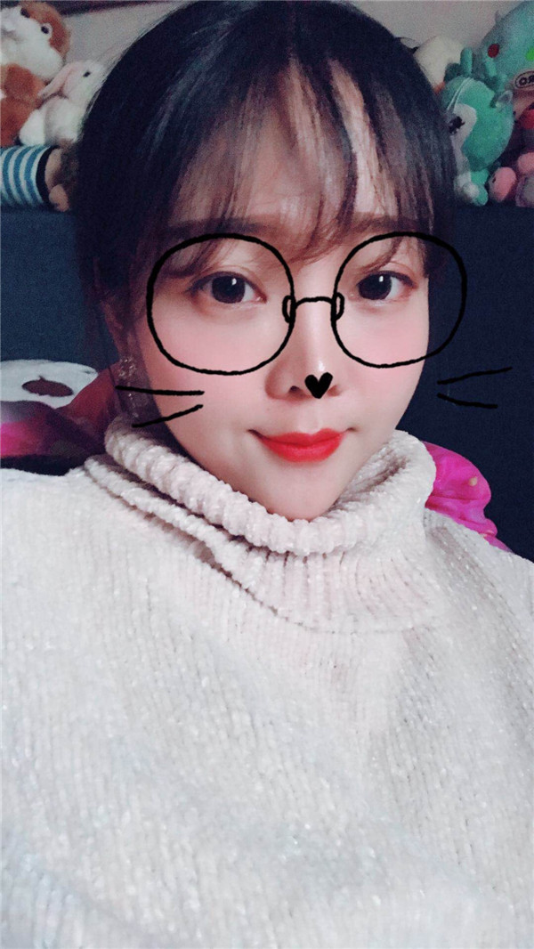 分享我的自体脂肪面部填充经历,我以前的面部情况真的是属于面部凹陷很严重的,整个人看起来真的很憔悴,自从做了面填之后就真的完全改良了我的样貌!