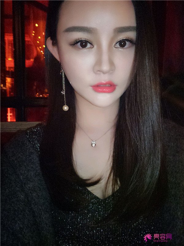 给你们分享我的自体脂肪填充胸部案例!哈喽美女们,你们觉得胸部对一个女人来说重要吗?进来看看我的案例吧~~~ 不看会后悔哦