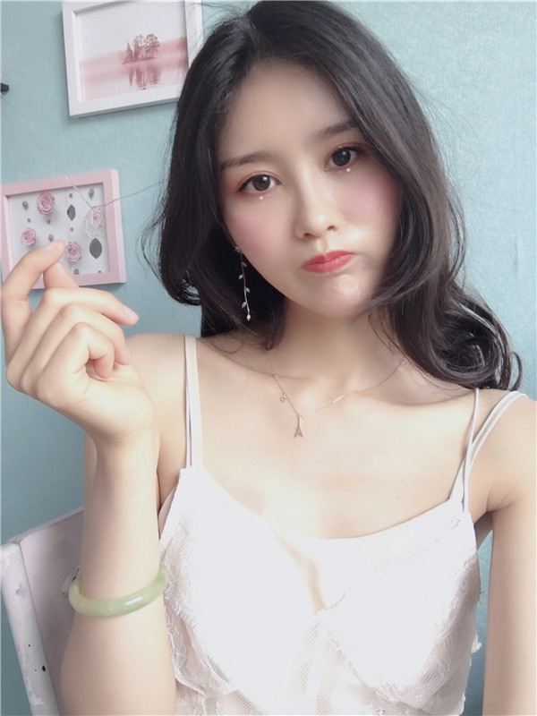 天津知妍医疗刘雪涛脂肪丰卧蚕怎么样?价格案