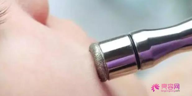 微晶磨皮术会留疤吗？罗列一下做磨皮之后可能会出现的一些情况！