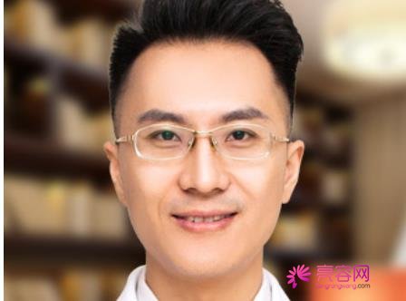 太原华美整形科王海龙医生做隆鼻怎么样？案例_价格_口碑
