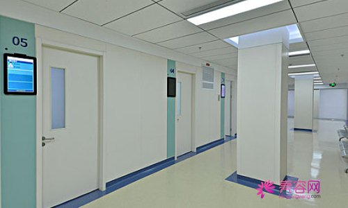 湖南黄兴医院整形美容中心电话，内附科室资料和真人吸脂手术案例