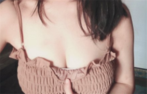 上海华美李健隆胸怎么样?多少钱_案例_口碑